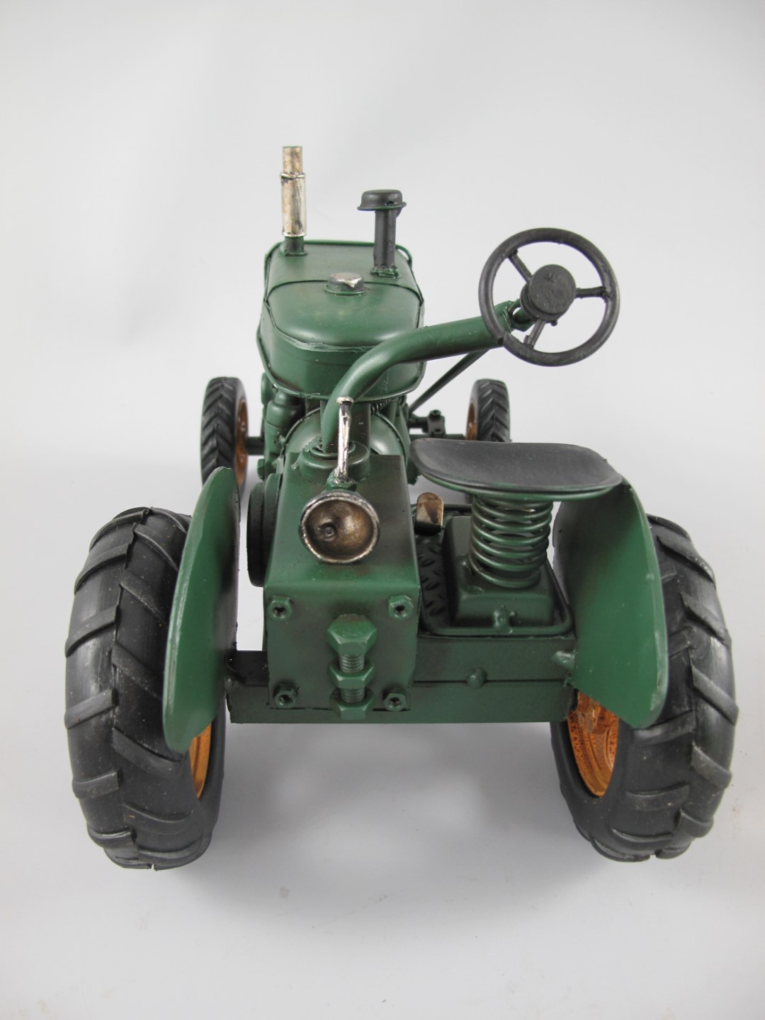 Traktor grün Antik Eisen L.26x17cm