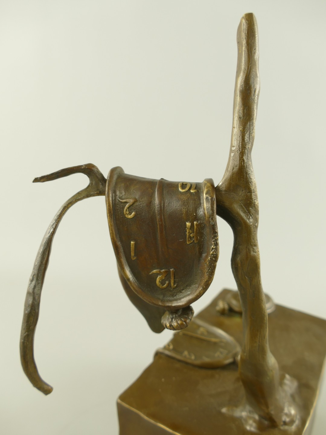 Figur Bronze fließende Uhren H.36cm