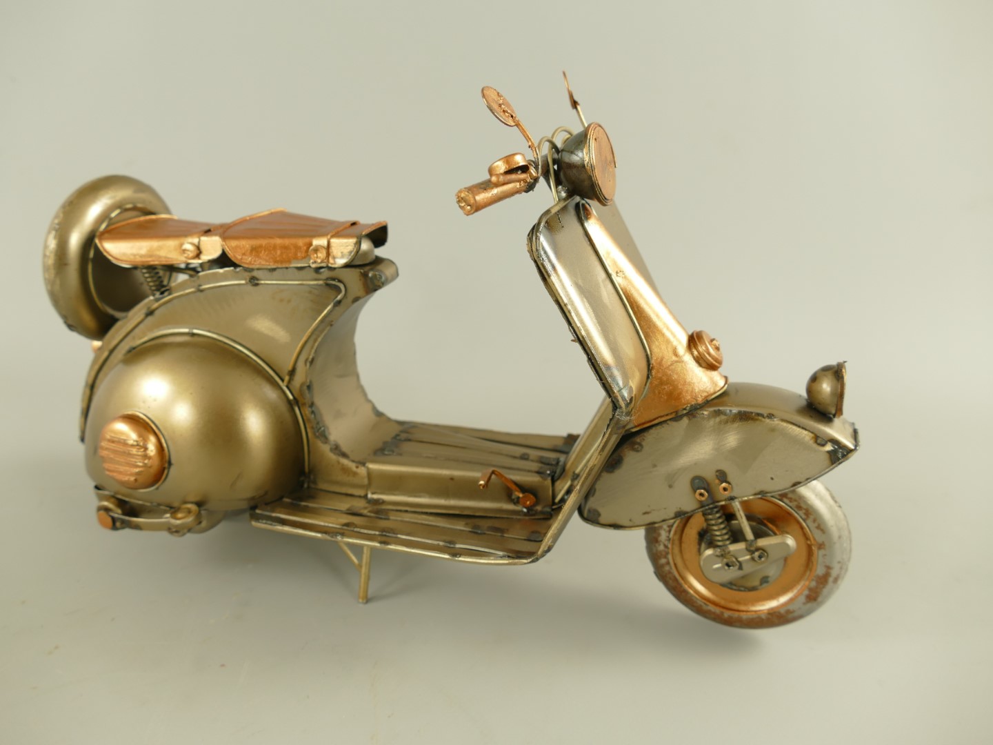 Scooter Ant. Eisen metallic farbig L.33x20cm