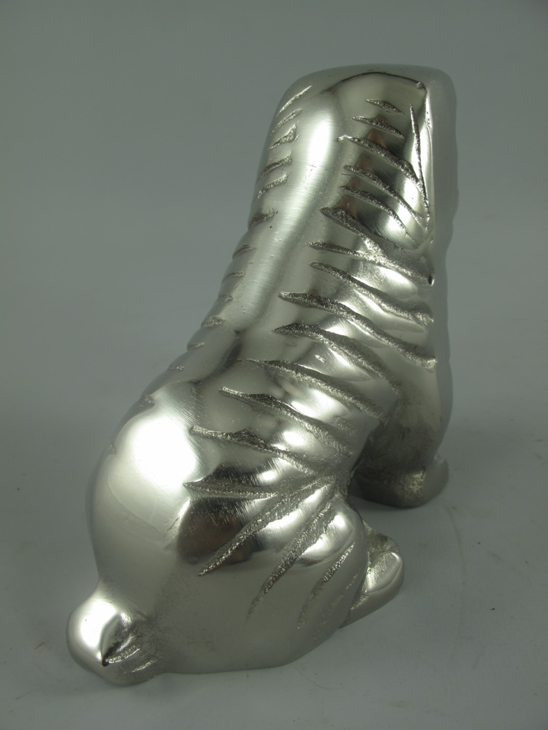 *AUS R*PREIS Figur HUND!! ALU vernickelt H.13x13cm