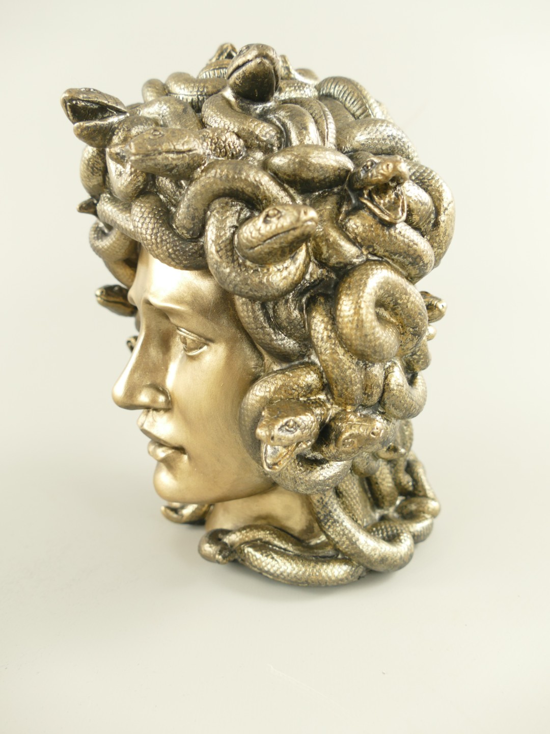 Meduse Polystein farbig H.18x18x14cm