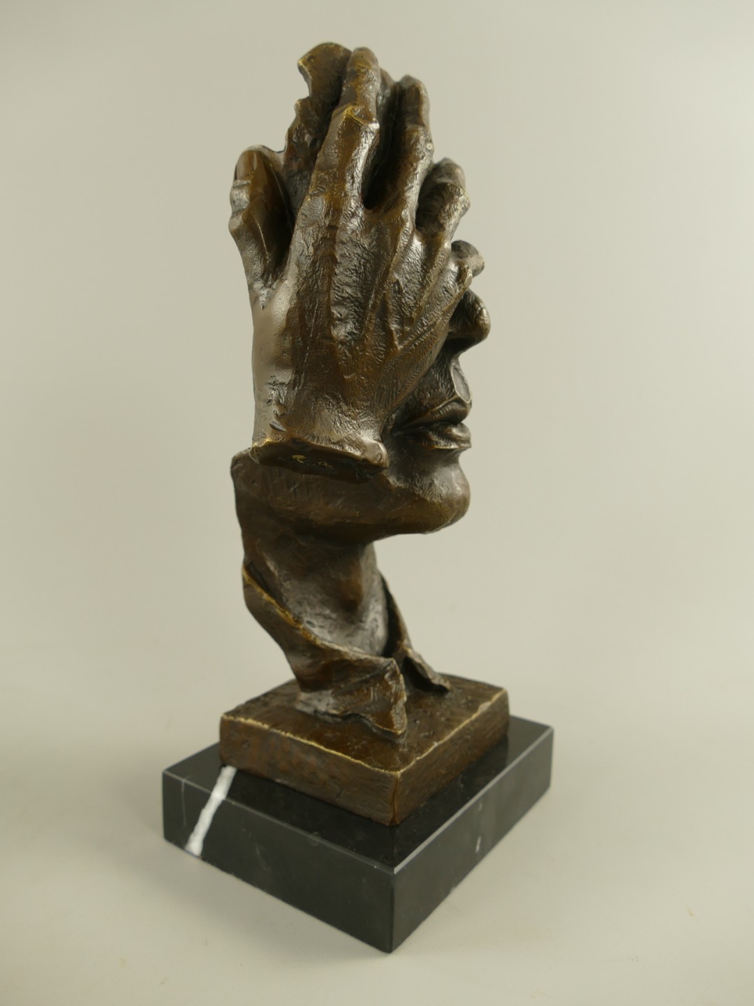 Figur Bronze Gesicht mit Hand H.30x13x11cm