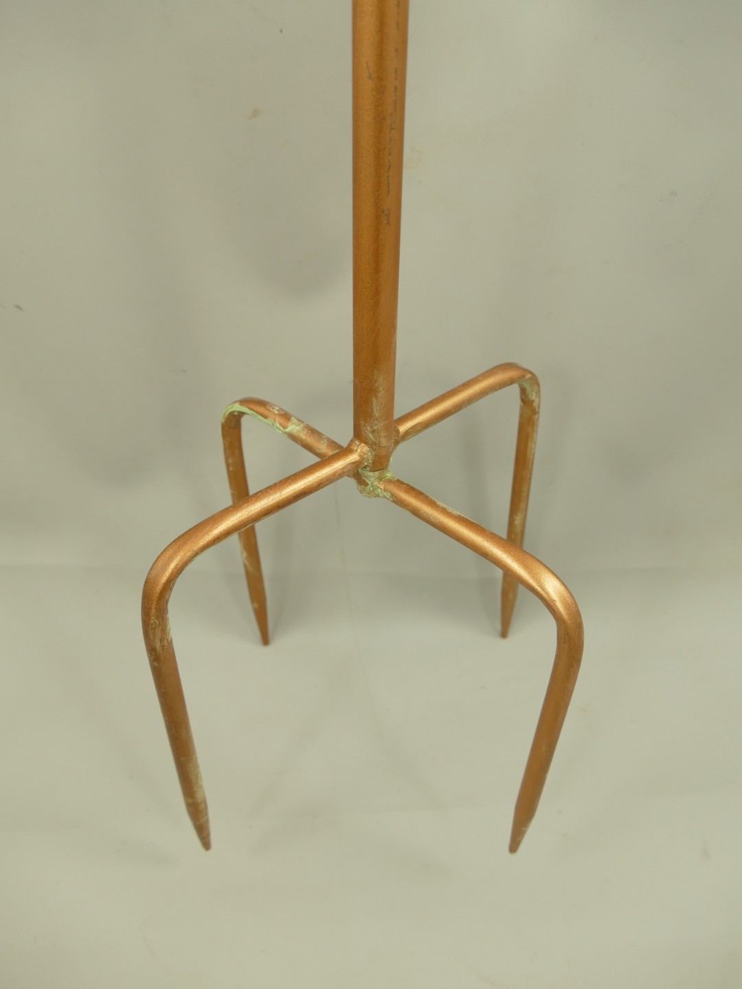 Vogelhaus Gießkanne Ständer Kupfer farbig H.170cm
