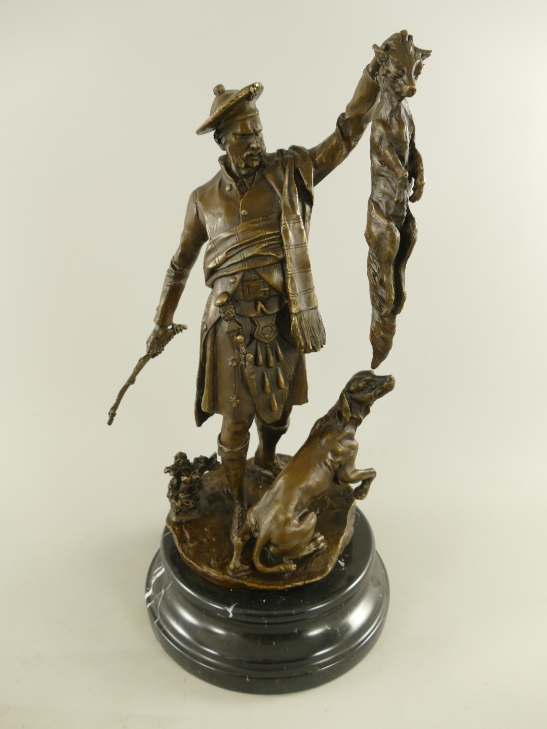 Figur Bronze Jäger mit Jagdhund und Fuchs  H.55cm