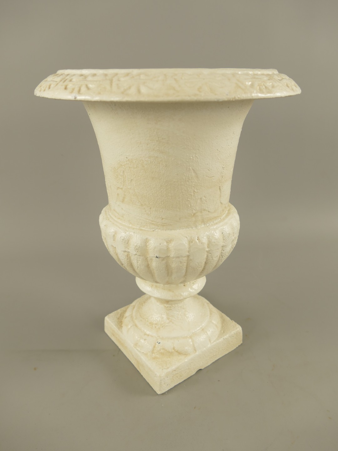 Urn Antik WEISS Eisen H.31x23cm