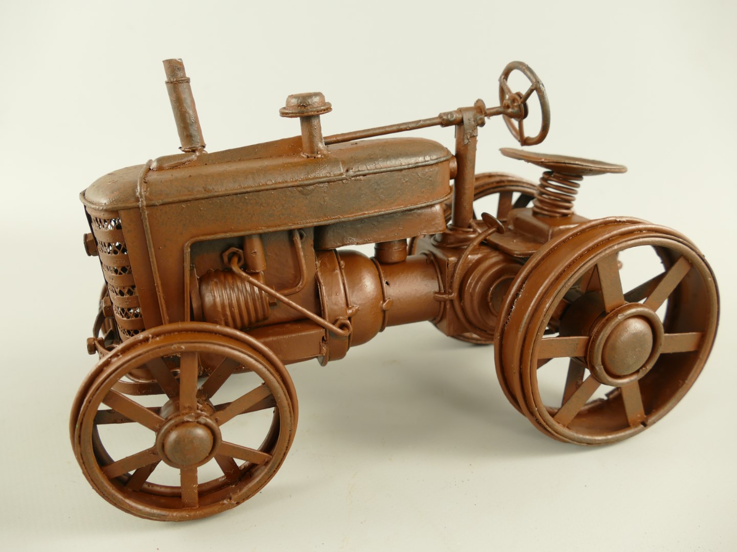 Traktor rustikal braun Antik Eisen L.26x16cm