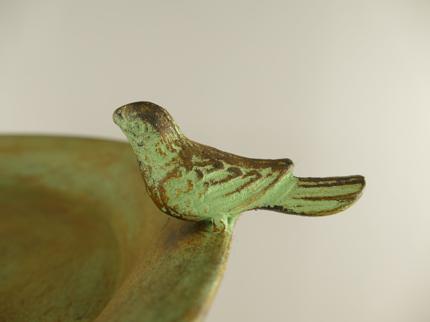 Vogeltränke Eisen rustikal grün H.74cm