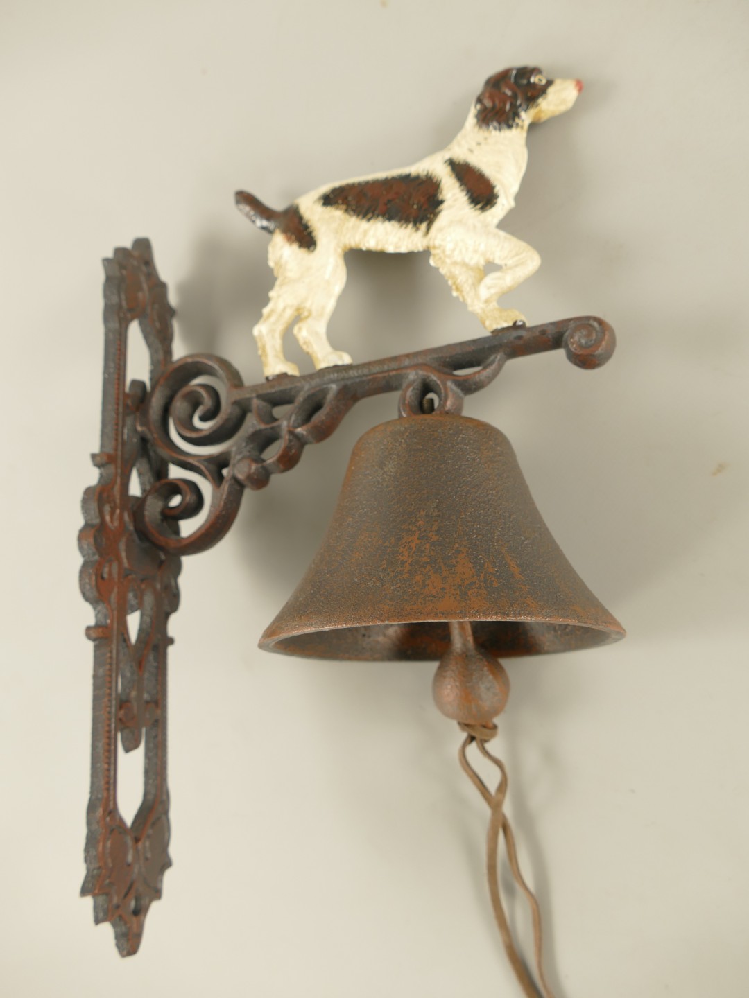 *NT Wandglocke Gußeisen HUND H.38cm P/St.