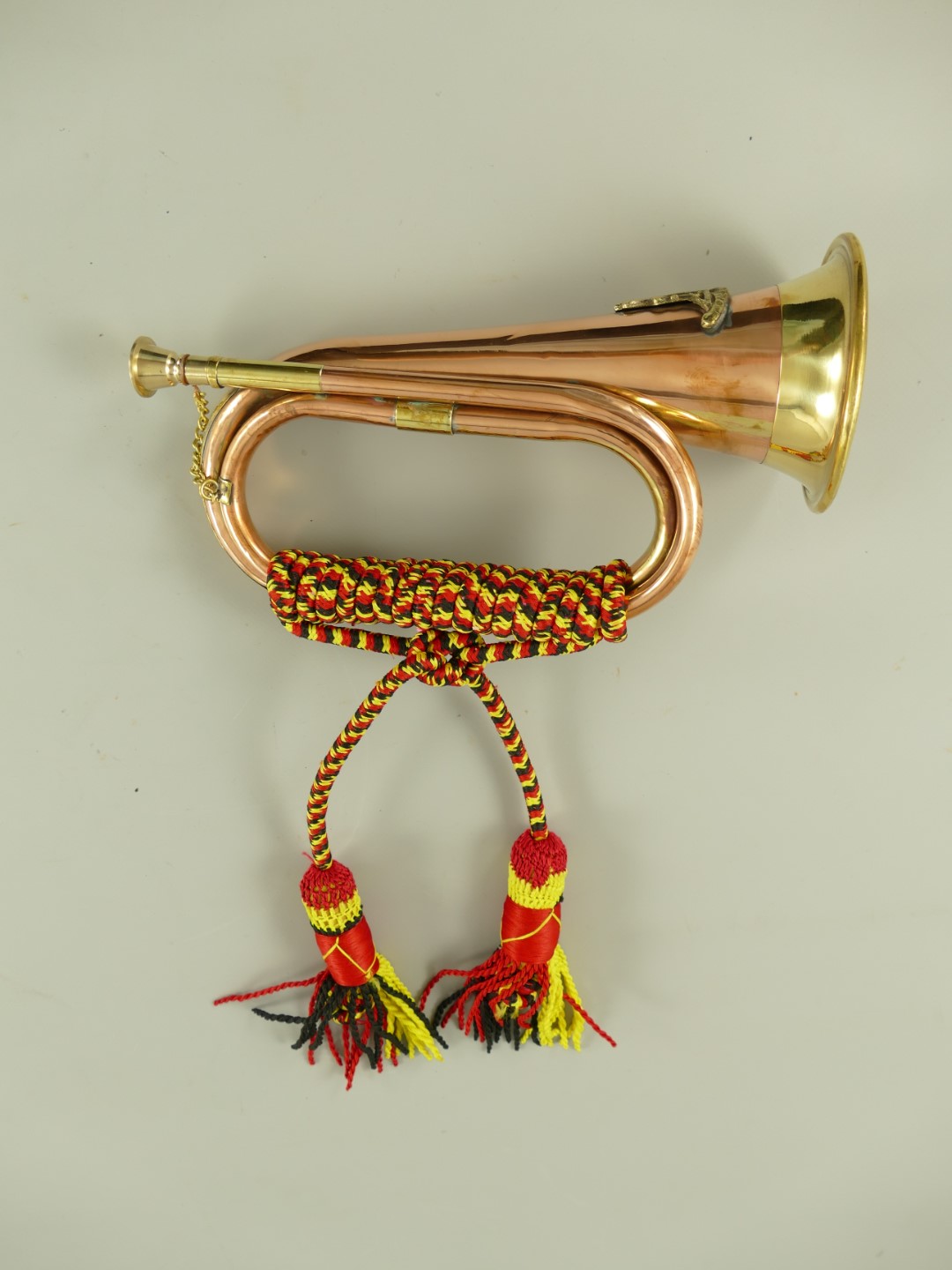 Trompete mit Kordel Kupfer/Messing L.28x16cm