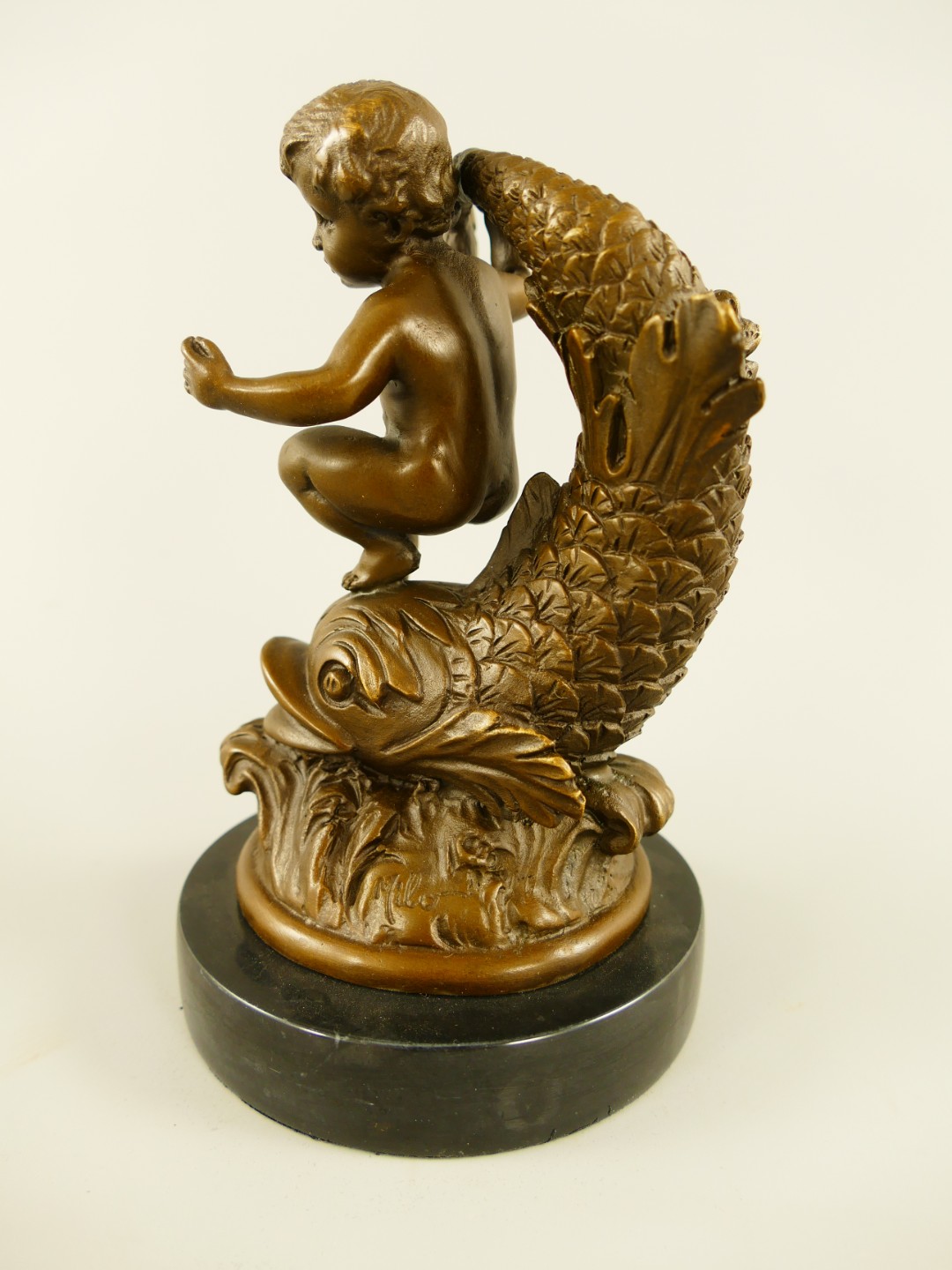 *RAUS*PREIS* Figur Bronze Kind mit Fische H.16cm