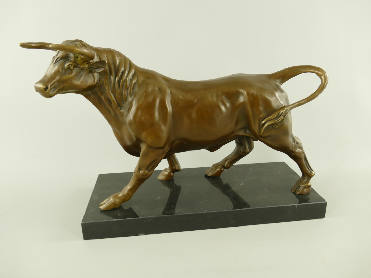 Figur Bronze Bülle L.38x27x16cm