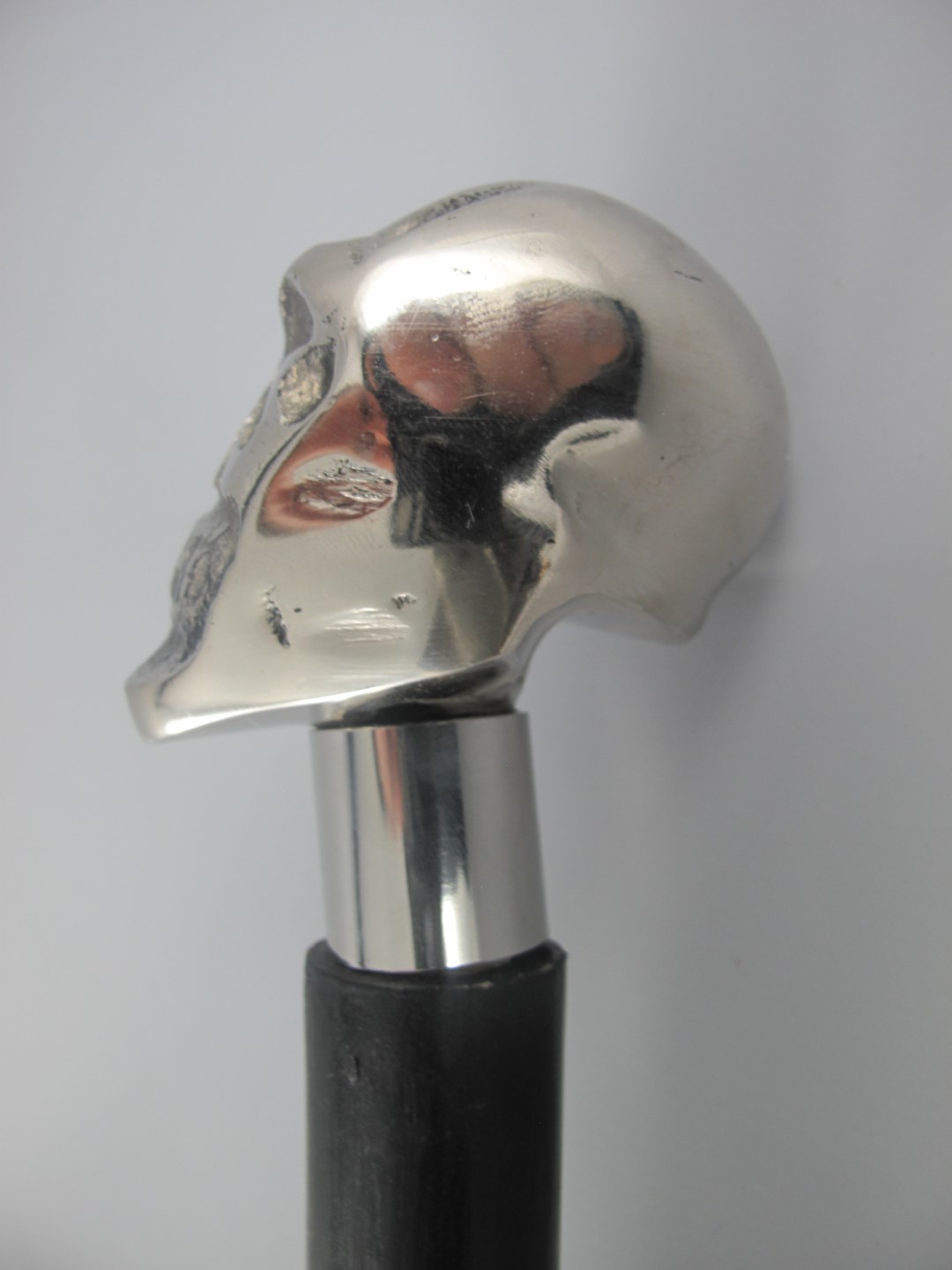 Spazierstock Totenkopf Holz/vernickelt L.93cm